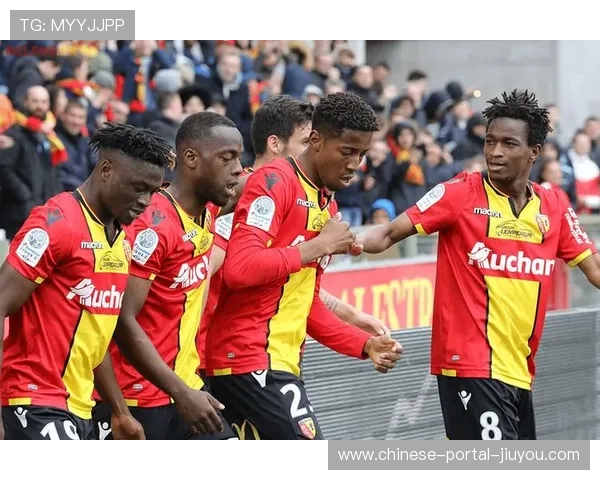 法甲积分榜巴黎朗斯领跑，争冠梯队分化明显