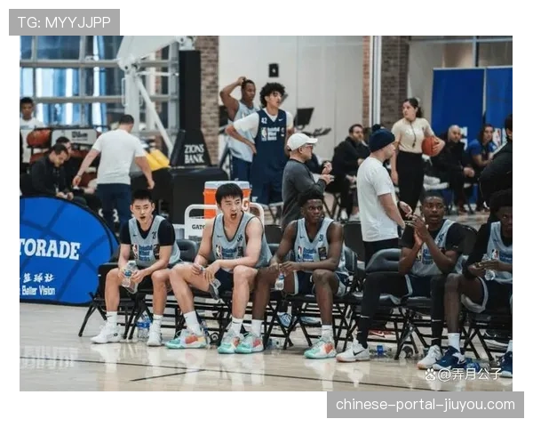 NCAA顶尖球队教练组团观摩NBA球队训练，学习现代边线球战术布置